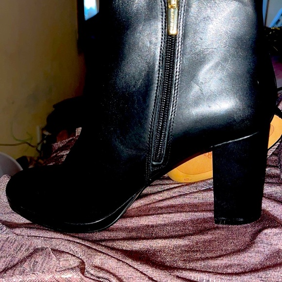 Vince Camuto Black Heel Boots with Zipper, Size 8.5 - Picture 2 of 6